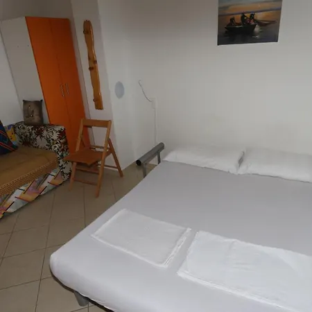 Dugis Studio-no Parking * Makarska