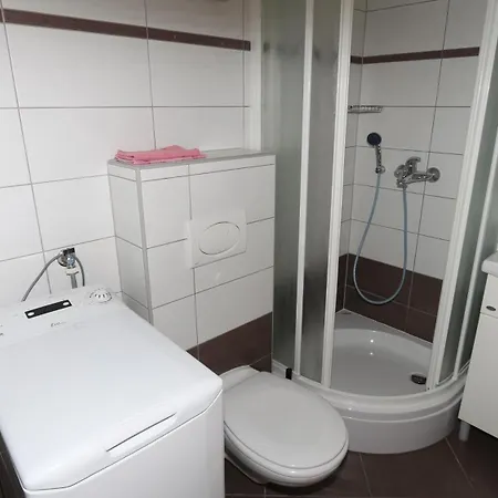 Dugis Studio-no Parking Appartement *