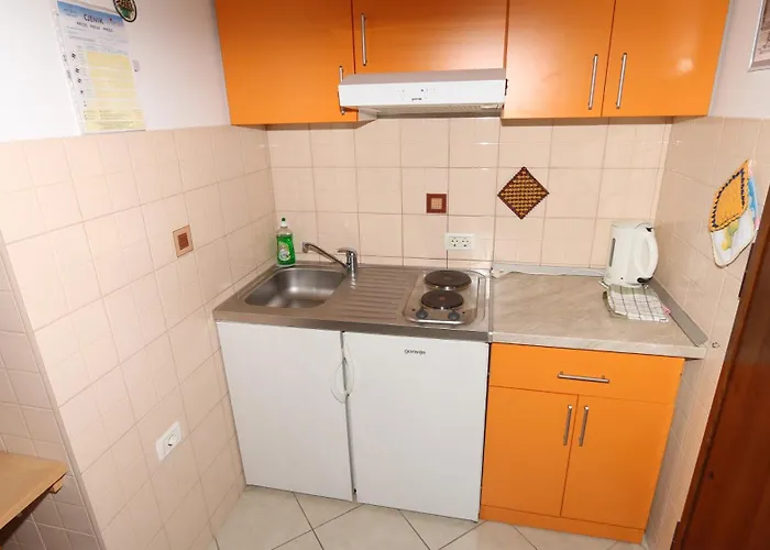 Dugis Studio-no Parking *