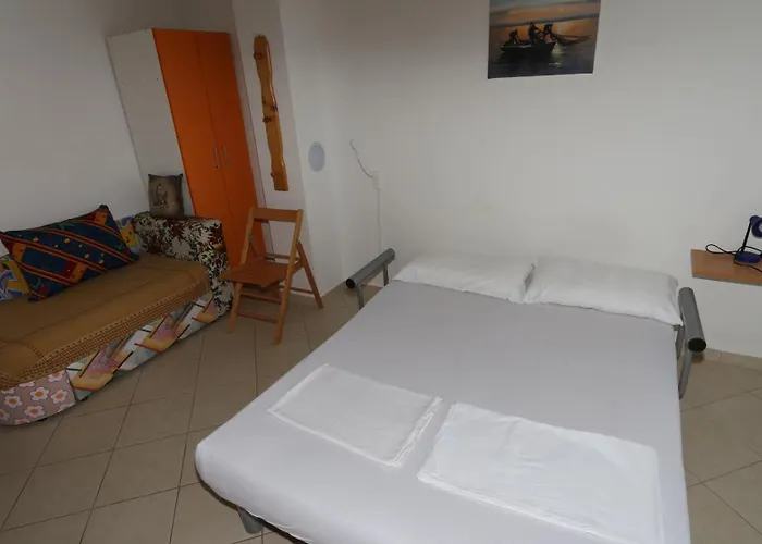 Dugis Studio-no Parking * Makarska