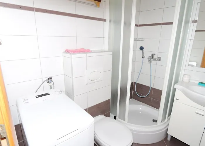 Apartment Dugis Studio-no Parking