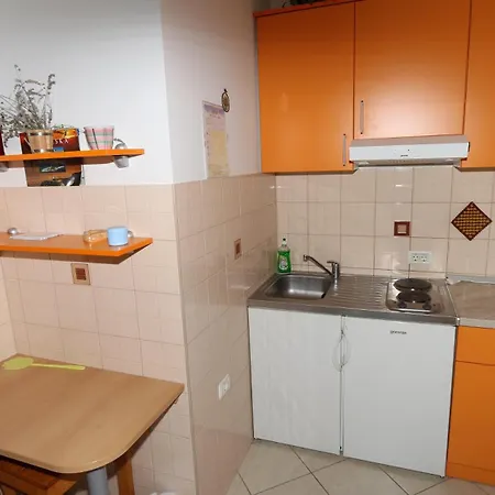 Dugis Studio-no Parking Daire Makarska